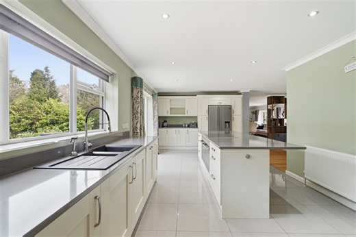 Cream Shaker Kitchen with Large Matching Island - 3833426 | Used Kitchen Hub