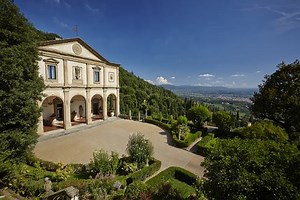 What's the Belmond Villa San Michele experience? With stunning views of Florence, exciting activities and a Smile Club, Belmond Villa San Michele is one of the most loved destinations in Italy. | Villa San Michele, A Belmond Hotel