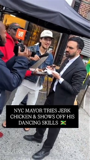 Jamaicans A Yaad & Abroad 🇯🇲 on Instagram: "Mayor of NYC tries Jerk Chicken and shows off his dancing skills. 🇯🇲🇯🇲 📽: @nicolasnuvan @zohrankmamdani 📽: @iriejerkchicken 📽:TT/ZaraRahim . . . #jerkchicken #jamaicanfood #dancehallmusic #dancehall #zohranmamdani"