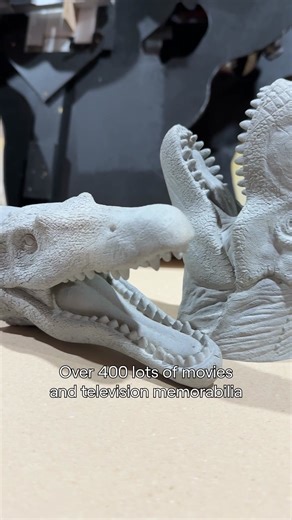 🎥 Film & TV lovers, this one's for you! Propstore’s Online Entertainment Memorabilia Auction is now open and it’s packed with almost 400 amazing lots of props, costumes, and collectibles from some of the biggest films and shows ever made. 📅 Auction dates: April 3 – 23, 2025 🔨 Bidding now live Whether you're starting your collection or adding to a growing treasure trove, this is your chance to bring home something straight from the set. Dive in now! | Propstore