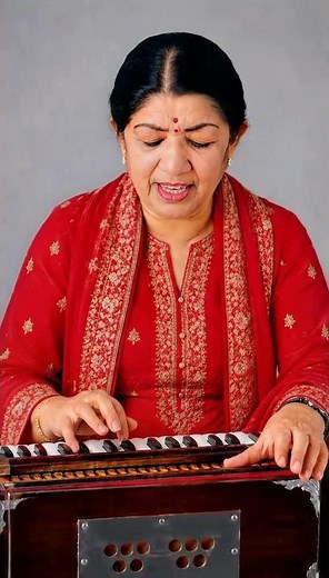 Lata Mangeshkar ❤️ | Best Evergreen Songs | Lata Ji Golden Voice | Golden Era Bollywood #Shorts
