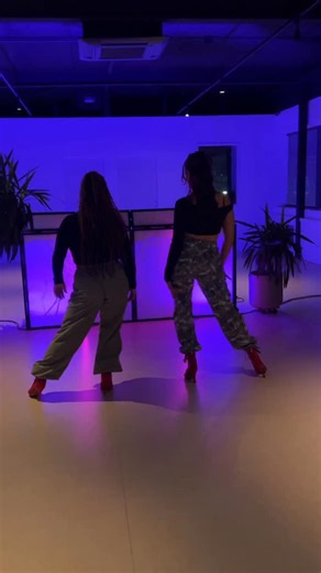 Kyra | 🦋 on Instagram: "✨ when you are unexpectedly matching with your friend✨ LOVED this chorea by @yaya_eyk ❤️🔥 Not flawless ( from my side ) but to nice not to post it💕 💃🏻💃🏻 @yaya_eyk @kyra.fay_ 📍 @elevateyourkiz 🎵 Gimma dat @ayrastarr @wizkidayo #afro #afroheels #dance #highheel #highheels #dancing #afrodance #elevate #eyk #girlfriends #dancer #danceteachers #danceislife #demo #hiphop #afrohouse #afromusic #ayrastarr #afromusicchannel #afrolove #afrobeats #afrofusion #afromusic #dan
