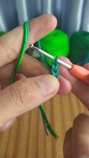 🧵 Bold & bright! Green, Blue, and Neon Green woven into one perfect chain