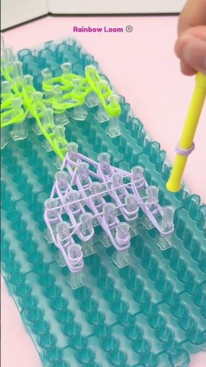 🌷Rainbow Loom 360 sounds are underrated! Should we make a tutorial for this flower charm? 👀