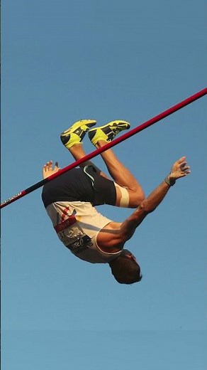 🙃 Le backflip de Renaud Lavillenie aux Championnats de France ! | Albi 2018