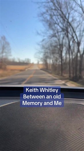 Classic Country Music Playlist: Sad and Love Songs