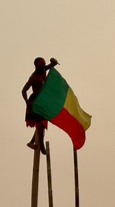 672K views · 11K reactions | Can you climb that high without falling? No harness, no safety, just African exceptionalism! | Larry Madowo | Facebook