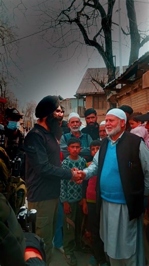 Unity between the Army and civilians shines in Shopian, Kashmir 🇮🇳