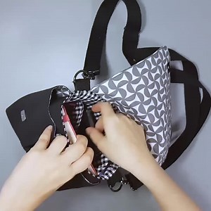 DIY MINI CROSS BAG MESSENGER BAG - sewing tutorial | Blossom Vlogs | Facebook