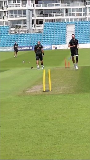 90+ MPH FAST Bowling! | Tymal Mills & Steven Finn #Shorts