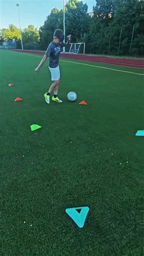 Don't skip this simple footwork drill #soccer #drills #football