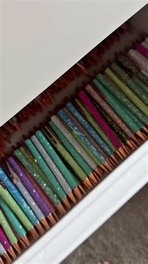 The sweetest Valentine’s surprise for every reader 💌❤️ Create your own bundle on unifindit.com #valentinesgift #bookishbundle #booklover #giftideas | Bookish Bundle