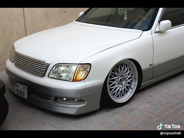 Vintage Vibes for Timeless Tales with Lexus LS400 and VIP Style Cars