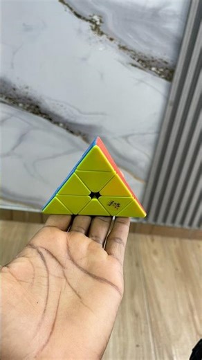 Mi nuevo cubo de la colección el Pyraminx#cubomagico #rubikscube #shortvideo