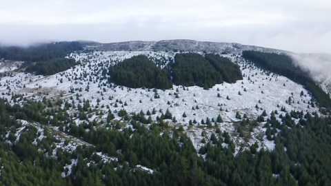 ウィックローの野生の美しさ：アイルランドのガーデンカウンティをドローンで巡る