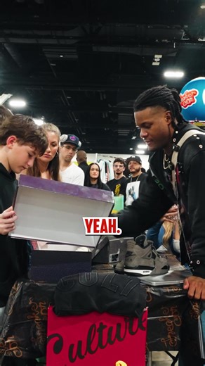 HE’S UP UP ⬆️ #culture #sneakers #snkrs #sneakercon | sneakers