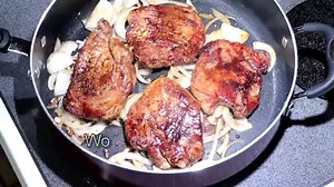 473K views · 327 reactions | Delicious home style Brown Sauce Pork Chops with green peas. Only 30 minutes to prepare. Great for busy week nights or lazy weekends. Get recipe --> https://www.rotinrice.com/brown-sauce-pork-chops/ | Malaysian Chinese Kitchen | Facebook