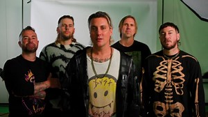 AVENGED SEVENFOLD Takes You Behind The Scenes Of Filming Of 'Looking Inside' VR Concert