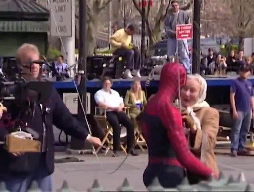 At 76 years old during SPIDER-MAN, Rosemary Harris still performed many of her own stunts as Aunt May. A true legend twitter: All The Right Movies #cinemaonlinekh | Cinema Online Cambodia | Facebook