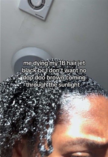 Jet Black Hair Dye: Why Sunlight Shows Brown in 1B Hair