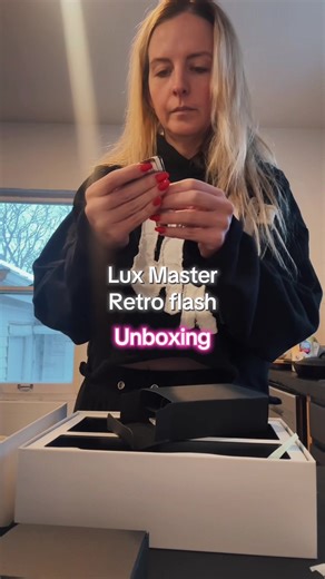 So excited to use my new retro flash! Had no idea I would need/want so many accessories after I got my new camera. #luxmaster #flashpoint #retroflash #flashphotography #unboxing