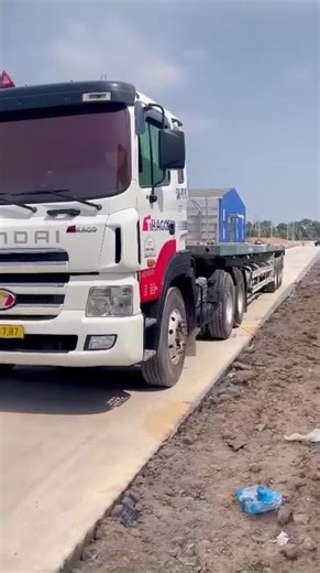 Cất cánh bay tìm lúa