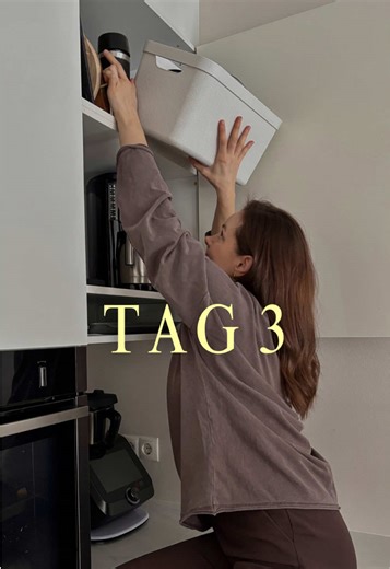 Ich schiebe das seit Wochen vor mir her - heute nicht mehr. 🫸 Hach, es ist schon ein gutes Gefühl, nervige Aufgaben im Kopf abhaken zu können. Das Ergebnis ist jetzt nicht perfekt, aber damit kann ich leben. 03. Januar 2026: 6 Dinge aussortiert & 3 Aufgaben erledigt, die ich schon länger vor mir herschiebe. Wenn du auch chaotisch bist, aber Ordnung liebst - mach mit und folge mir, damit ich dich motivieren kann ❤️. #ordnung #aufräumen #ordnungsliebe #challenge #aufschieben