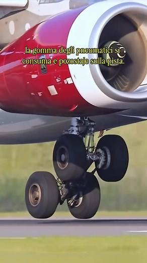 57K views · 184 reactions | Rimozione della gomma dalla pista di atterraggio | Lo Sapevi? | Facebook