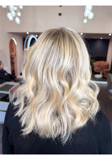 CombLine doing what @ComblineUK does best 👏 The hair line is completely transformed for this client 🙌 ‌ #combline #hairextensionsspecialist #hairacademy Hair Extensions Yorkshire | Combline Yorkshire | Hair Extensions Specialist Yorkshire | Hair Academy Yorkshire | Combline UK