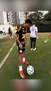 21K views · 131 reactions |  « Respecte, bord*l ! » Le fils de Robinho voulait donner une leçon à Neymar, mais voilà comment ça s’est terminé après avoir tenté de lui montrer ses dribbles… | Cracks du sport | Facebook