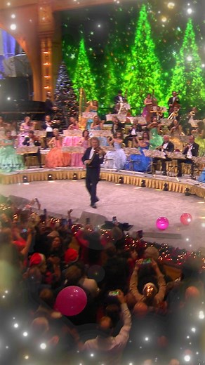 639K views · 12K reactions | We are super excited to announce an additional Christmas concert at the Mecc Maastricht on 13. December 2024 at 20.00 h. Tickets are now on sale on www.andrerieu.com ! #andrerieu #christmas #christmasconcert #mecc #maastricht | André Rieu | Facebook