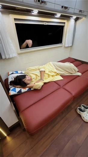 I Found a Hand Inside Window But Turned Into Horror House🪟🚐| Survival House Step by Step”157 #shorts