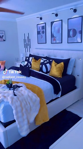 Luxury Black and Gold Bedroom Decor Ideas