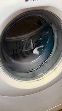 Hotpoint aquarius WF541 washing machine || Exploding final spin slow down