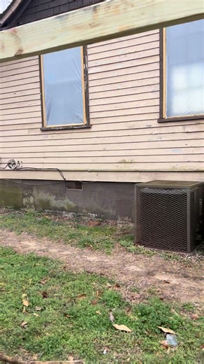 First time building a 6 foot fence! No string line, just making sure pickets are level and straight on top! Plus a stagger, I’m proud! Any suggestions? #fence #homeowner #DoItYourself | DTMCreations