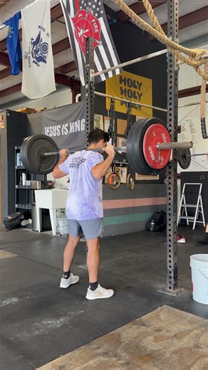 5x3 Back Squat at 72%, 195 pounds #crossfit #faithandfitness