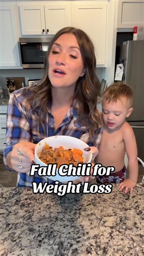 Favorite Fall Chili for weight loss! Recipe: Simmer with avocado oil 1/2 onion 4 garlic cloves 2 yams 2 carrots 2 bel peppers - once cooked through add 1 can diced tomatoes 1 can black beans 1/2 can baked beans 2 lbs cooked organic ground beef #healthyfood #healthyrecipes #weightloss #healthyeating #postpartumweightloss #momlife #healthylifestyle | Healthyhaleyhogan