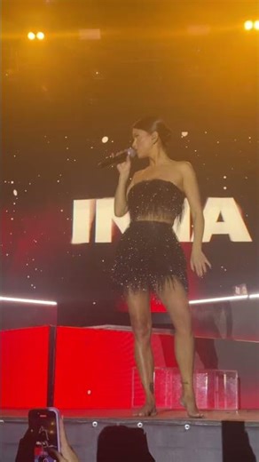 Her Shoes Failed — INNA Didn’t. Barefoot on Stage!
