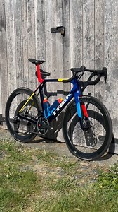 Trek Madone SLR 9 AXS | GEN 8 😍 Generation 8 frame built from the highest-level 900 series OCLV Carbon, which is insanely light and ultra aero, combo’d up with bottles which act as an aerofoil, tested at 1.8 watts faster (at 22mph) than standard bottles. Can it get much more aero? We can’t promise you a pink Giro D’Italia jersey, but it’s going be a hell of a ride! 🦩 #wheelbasecycles | Wheelbase Cycles