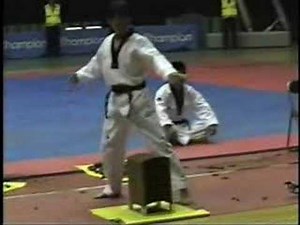 Kyukpa: Breaking demonstration by Taekwondo Masters