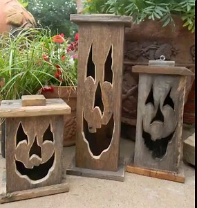 Wooden Jack-O-Lantern - LOVE these! Find them here (affiliate) --> http://rstyle.me/n/cqy2bnb6dpf . | Crafty Morning