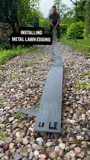 Peak View Landscaping | INSTALLING METAL LAWN EDGING 💚 #landscaping #garden #fyp #lawn #lawncarelife #edginglawn #landscapers | Instagram