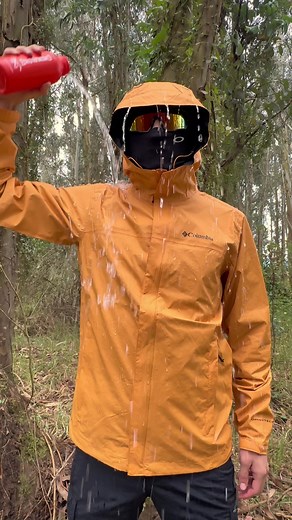 Chaqueta Impermeable Columbia con Tecnología Omni-Tech | Ligera y Duradera