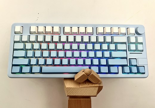 349元独立天线设计、三模铝坨坨新选择：Epomaker Galaxy70全铝三模机械键盘开箱拆解测评（斑马轴）