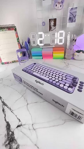 Teclado Logitech Pop Keys y Mouse Pop con emojies