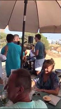 Steven Gerrard KARAOKE 😂 - Singing Snow Patrol, Chasing Cars