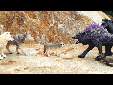 The Runaway Princess 2 | The Stolen Prince | Schleich wolves.