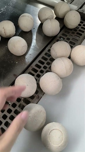 Fully Automatic Shower Bomb Forming Machine，ball shape shower steamer making machine#showersteamer