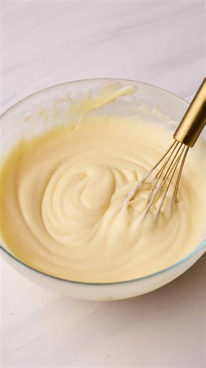 Don’t forget about that bowl of leftover egg yolks - use them to make a luxurious pastry cream! Egg yolks enrich the pastry cream (crème pâttisière if you’re feeling fancy) with a satisfying flavor and silky-smooth texture. Fill delicious treats like eclairs, profiteroles, and donuts, or use it to make desserts like vanilla cake and custard tarts! Comment ‘RECIPE’ and I’ll DM you the step-by-step recipe with tips and suggestions🧑‍🍳 https://bonnibakery.com/creme-patissiere-vanilla-pastry-cream/