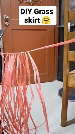 How to make DIY Grass Skirt 😁